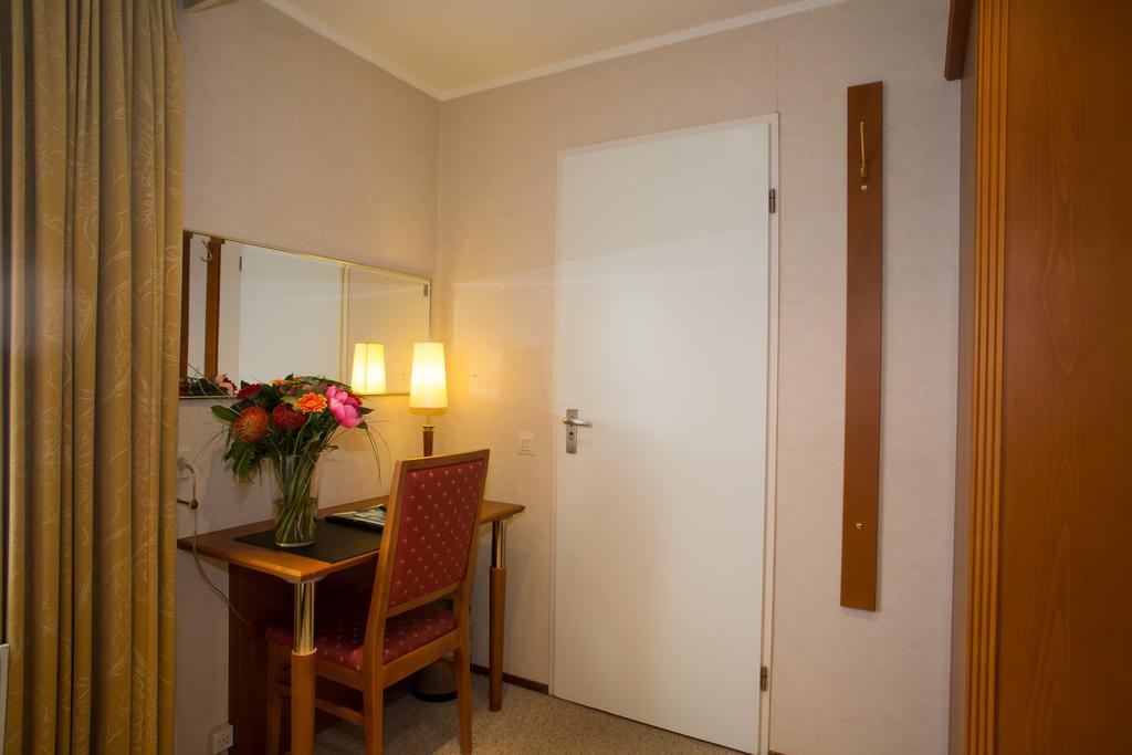 אלמן Landhotel De Hoofdige Boer מראה חיצוני תמונה